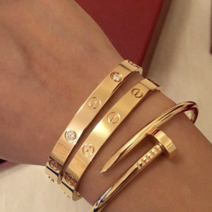 Alternative view of Gold brace zirkonia